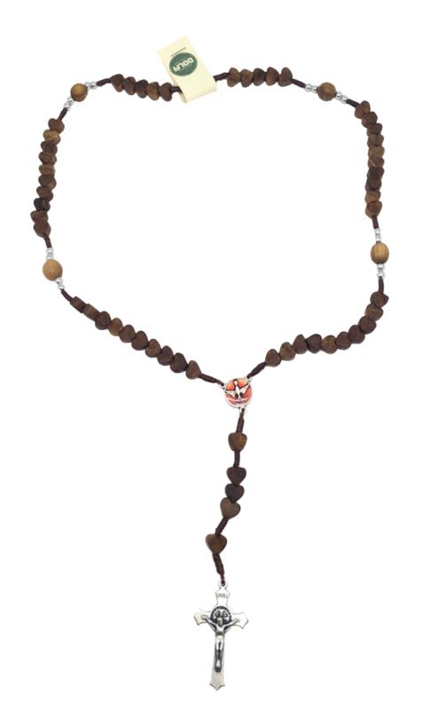 Rosario de madera de olivo con corazones