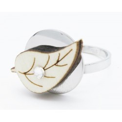 Ring mit Blatt aus Holz und Swarovski