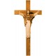 Christus König auf Kreuz aus Holz - in Brauntönen lasiert