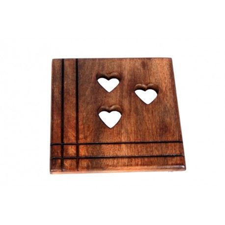 Salvamanteles de madera con corazones 18 x 18 cm