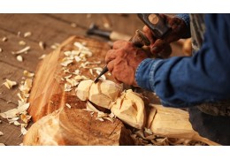 Il Processo Creativo: Come Nascono le Sculture in Legno Dolfi