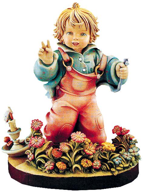 Figurine en bois de deux ans