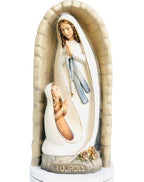Madone de Lourdes avec Bernadette dans une grotte en bois