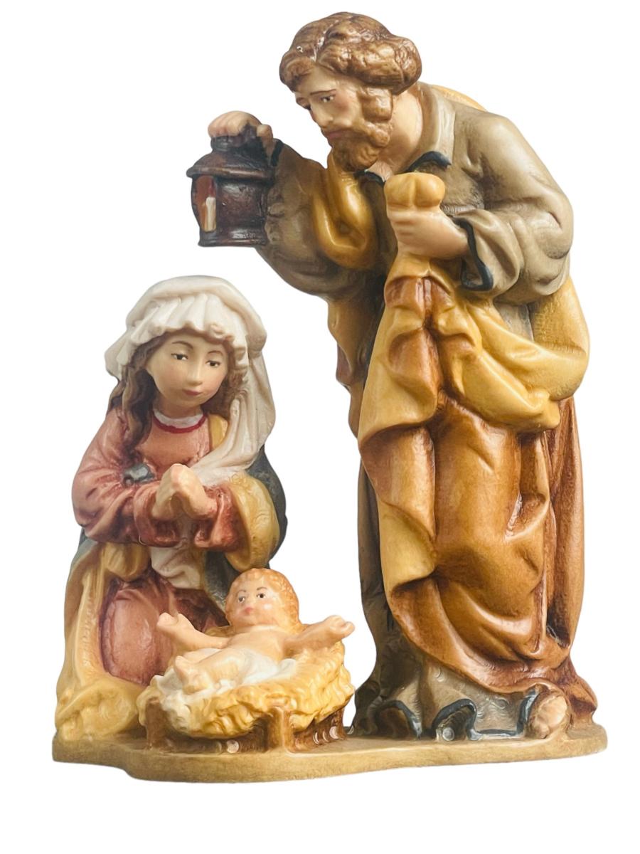 Crèche avec la Sainte Famille en bois
