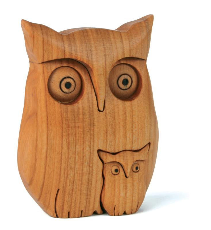 Hibou en bois avec hibou
