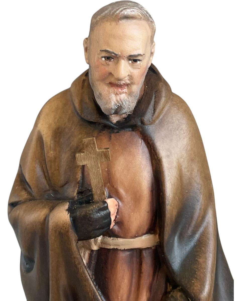 Sculpture en bois d'érable de Padre Pio