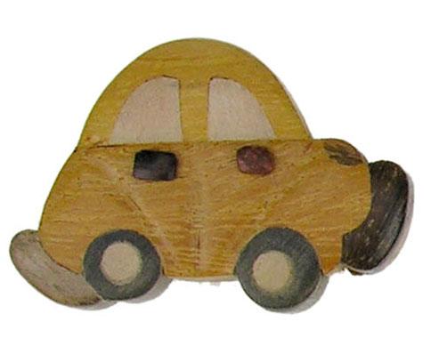 Voiture à aimant en bois