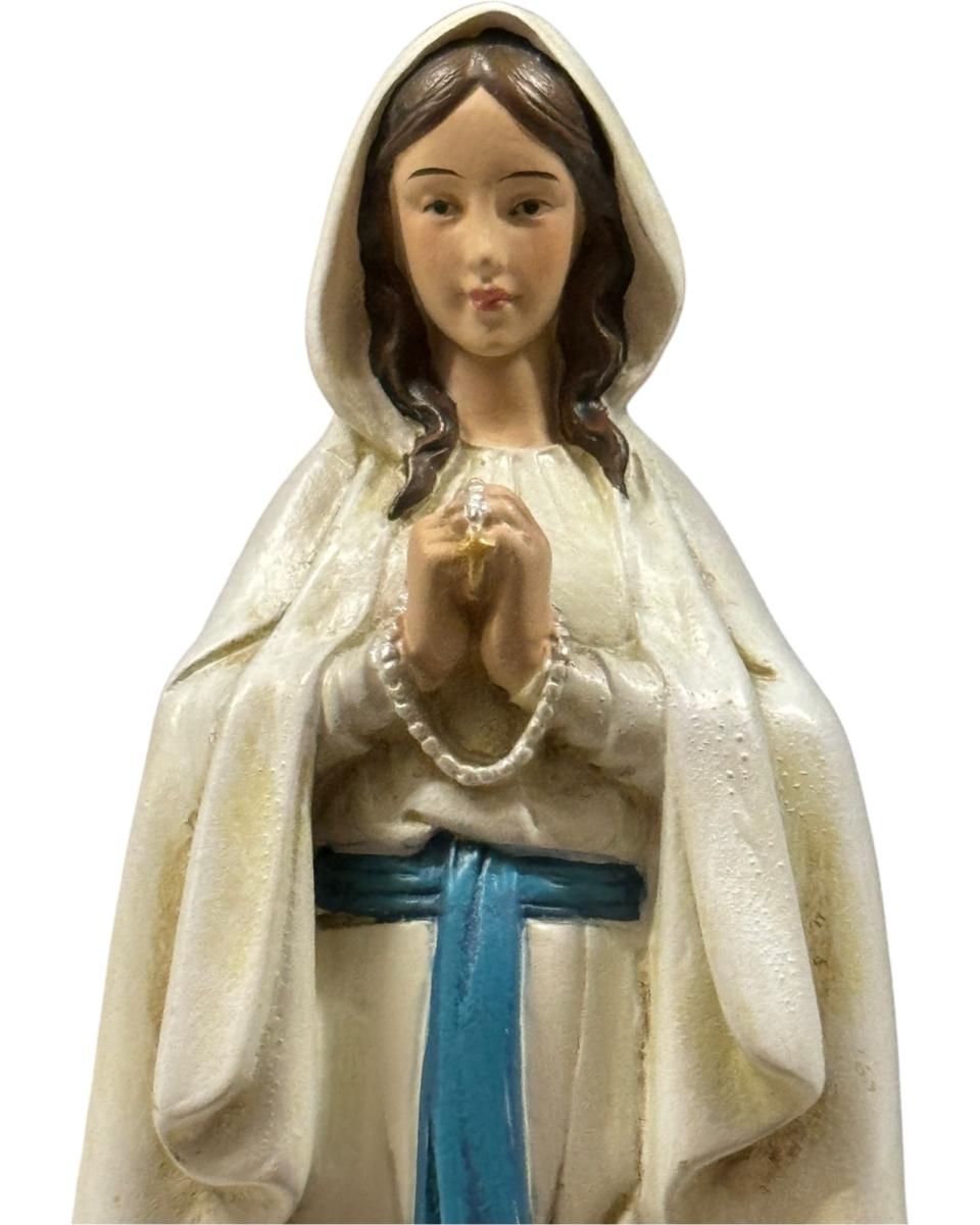 Madone de Lourdes en pâte de bois
