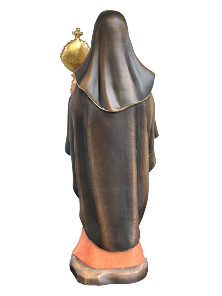 Heilige Klara von Assisi aus Holz - mit Ölfarben lasiert