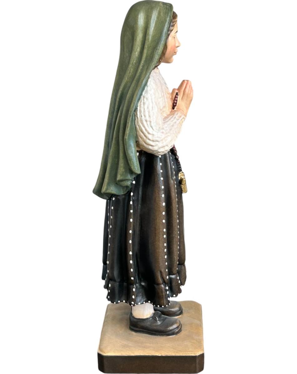 Schäferin und Hirtin Lucia aus Fatima aus Holz - mit Ölfarben lasiert