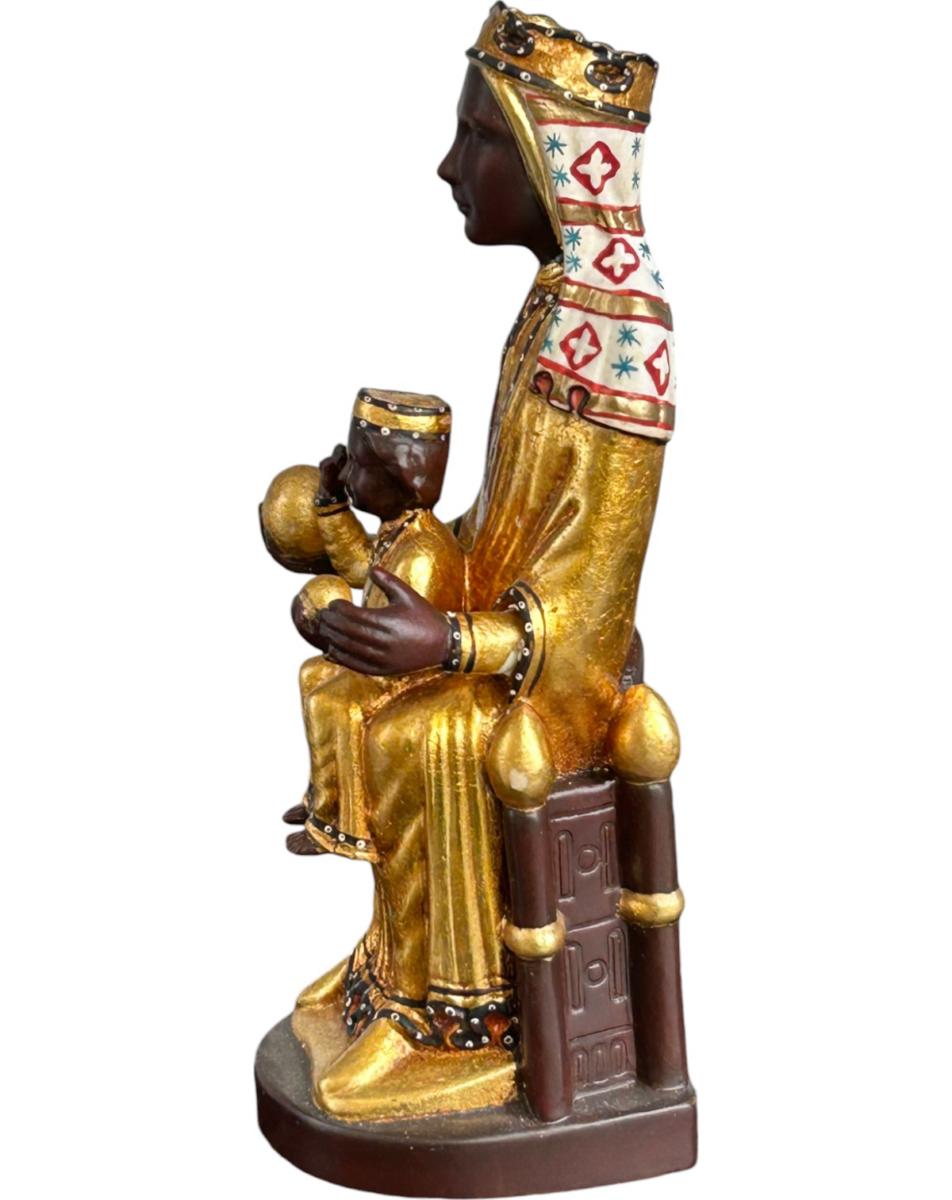 La Vierge Noire de Monserrat en bois