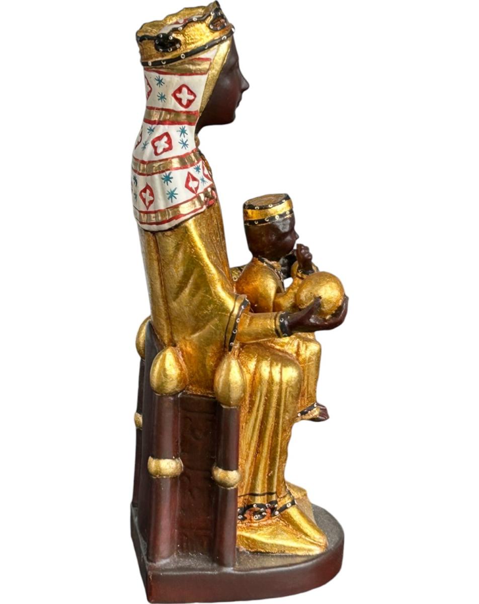 La Vierge Noire de Monserrat en bois