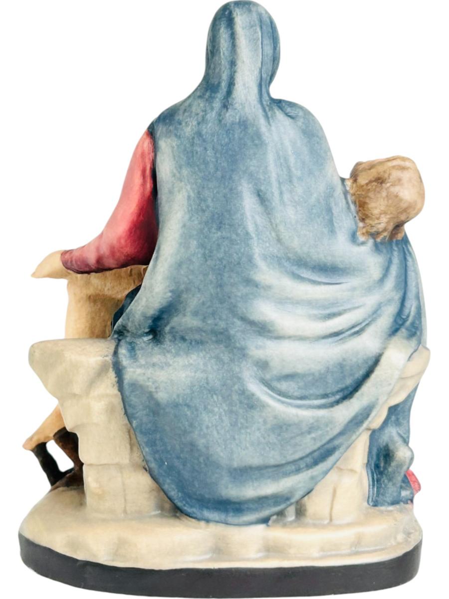 Holznachbildung der Pietà von Michelangelo - mit Ölfarben lasiert