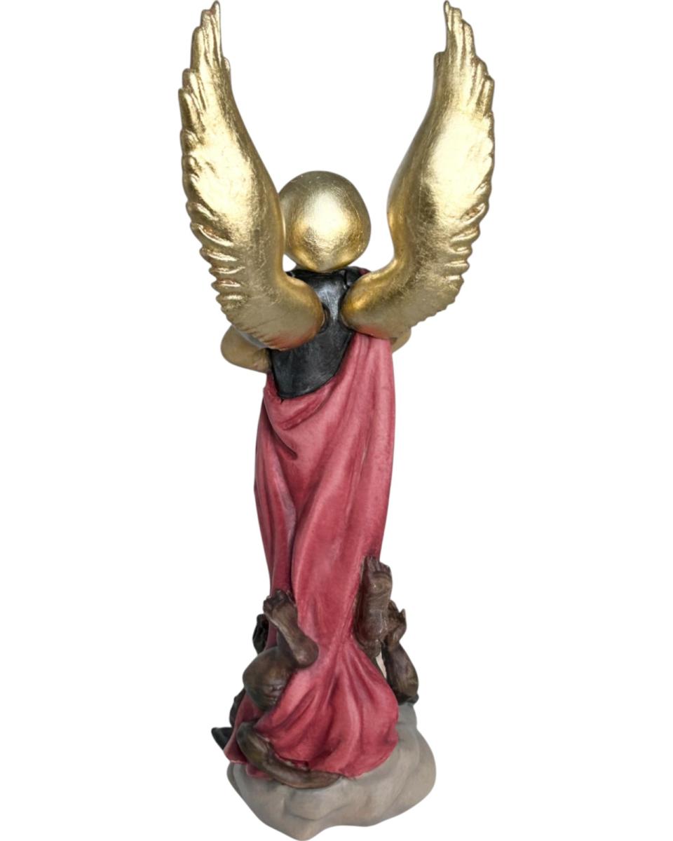 Saint Michel Archange avec épée et diable en bois