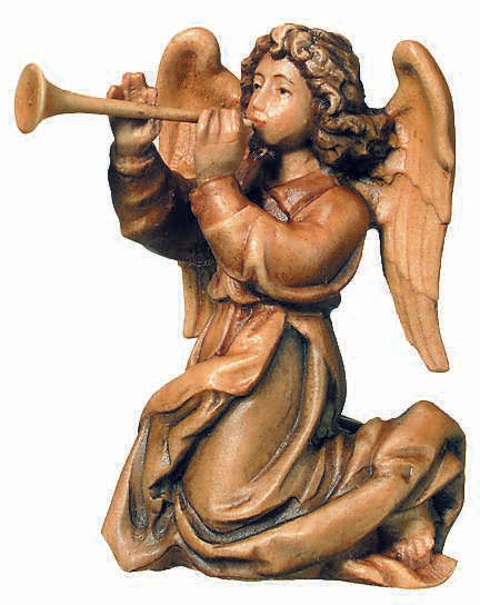 Ange avec trompette en bois