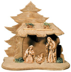 Crèche avec Sainte Famille et cabane en bois