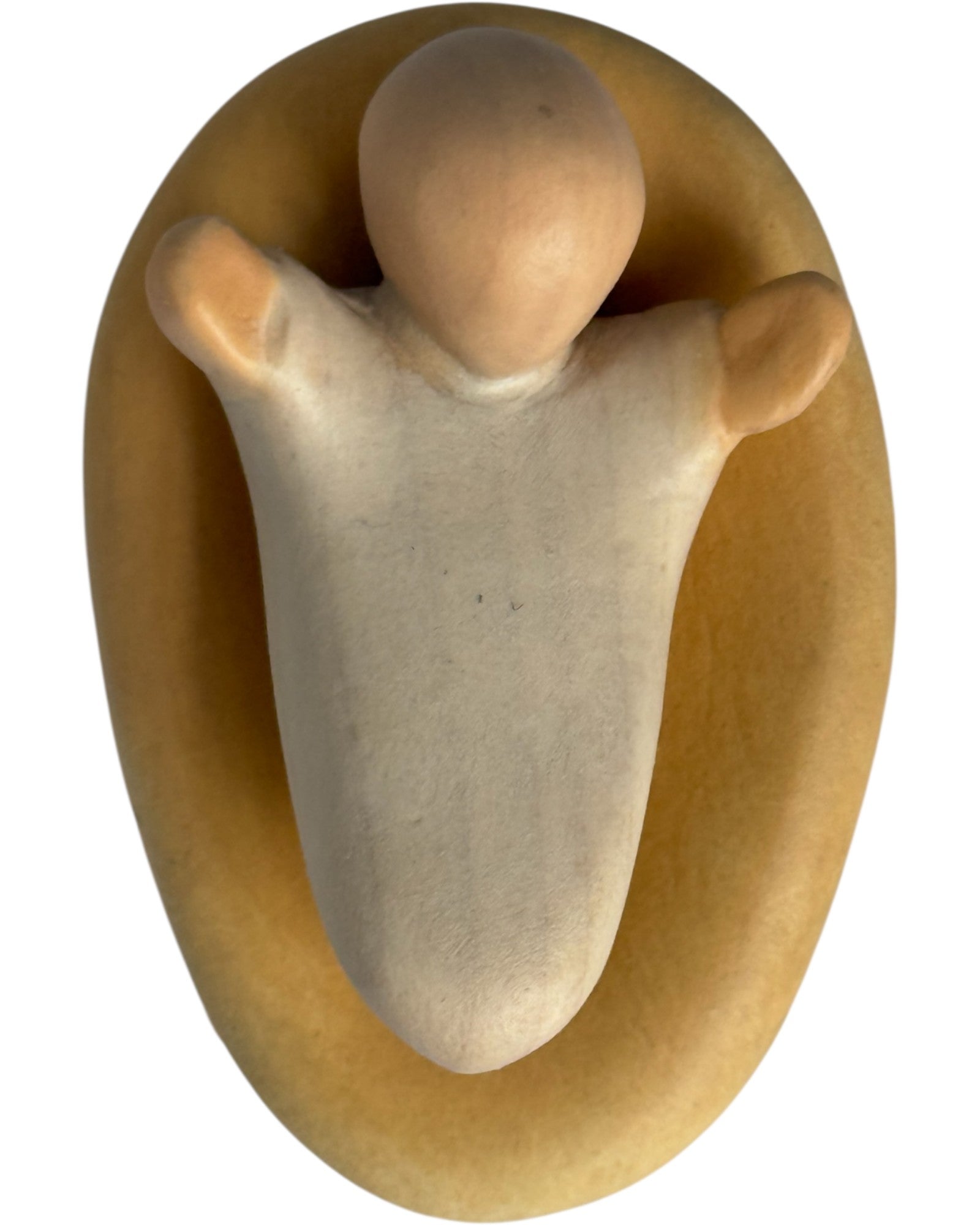 Enfant avec berceau en bois