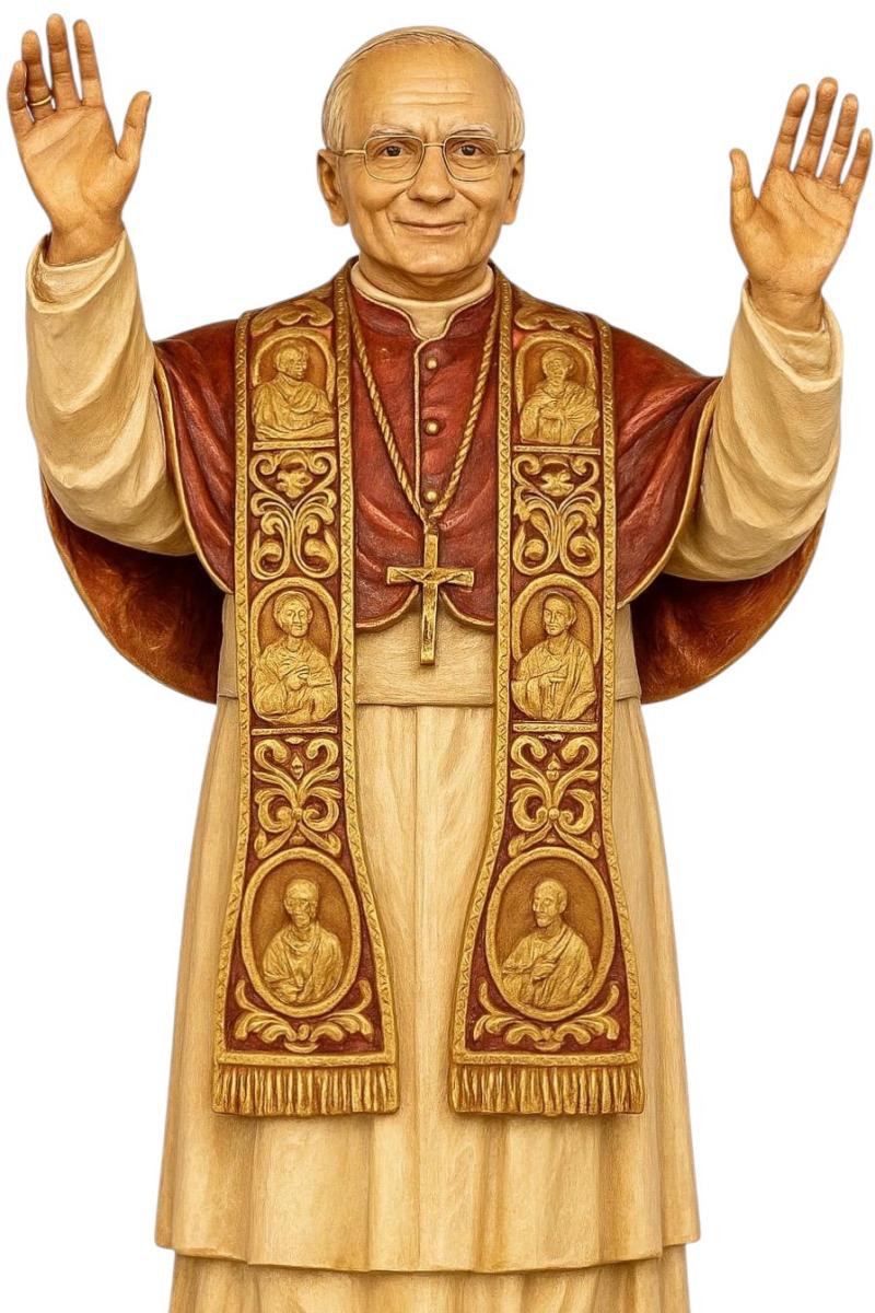 Pape Léon XIV sculpté en bois