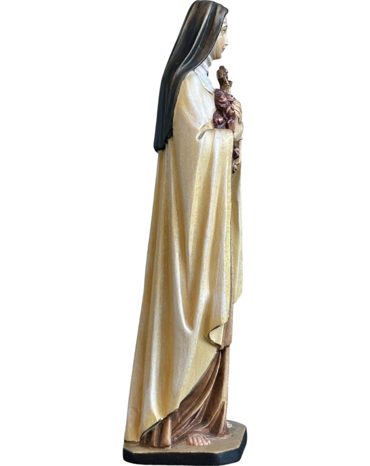 Hl. Theresia von Lisieux mit Rosen - Natur