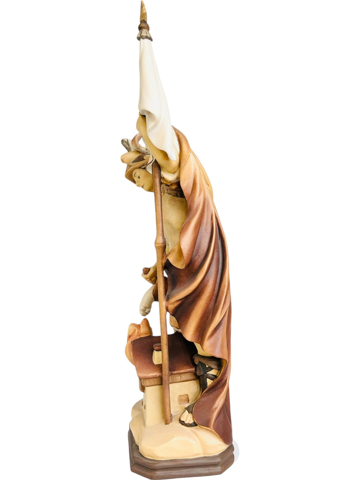 Saint Florian sculpté en bois avec drapeau