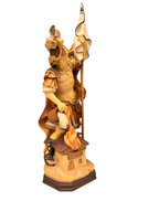 Saint Florian sculpté en bois avec drapeau