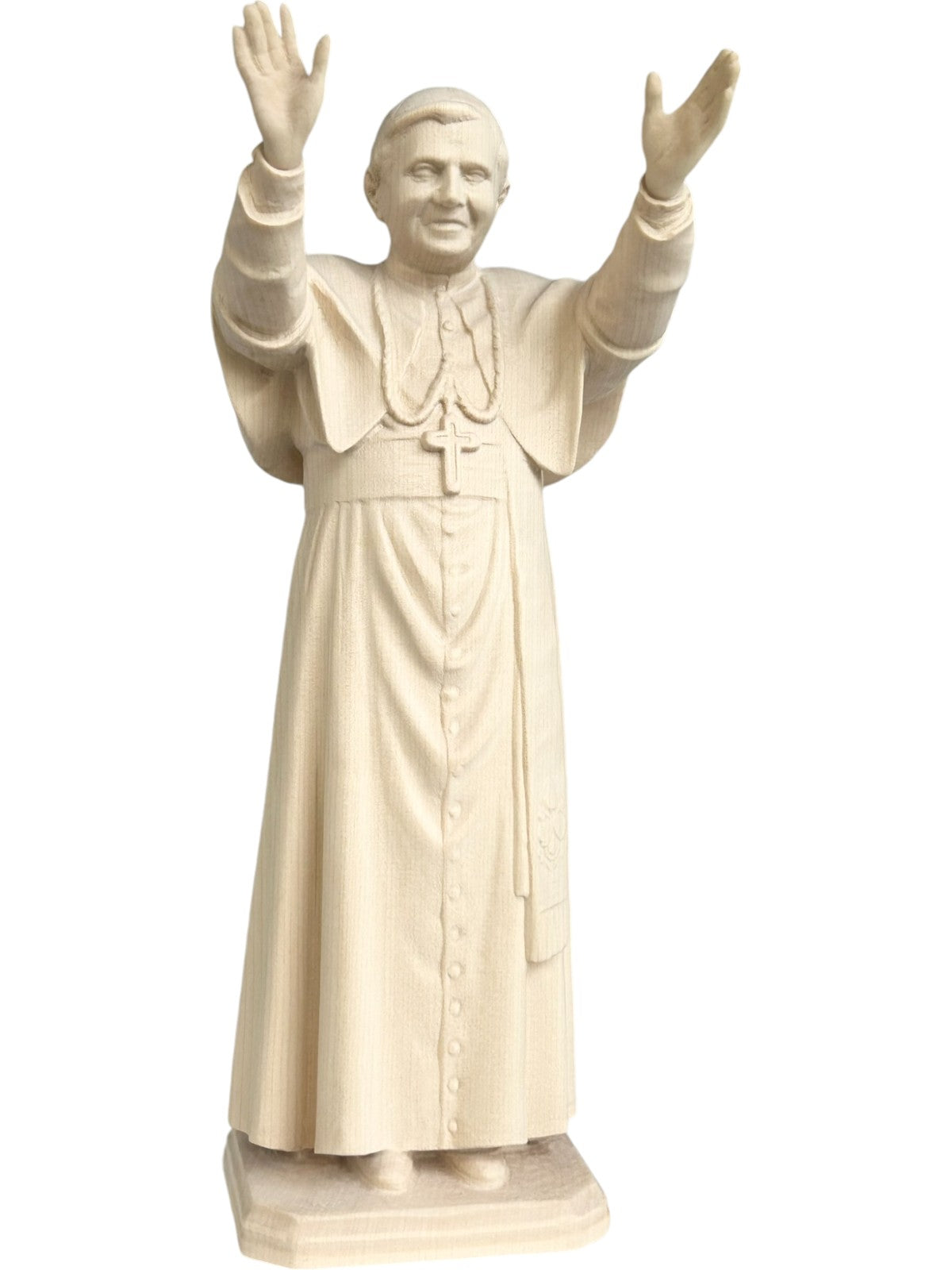 Statue en bois du pape Benoît XVI