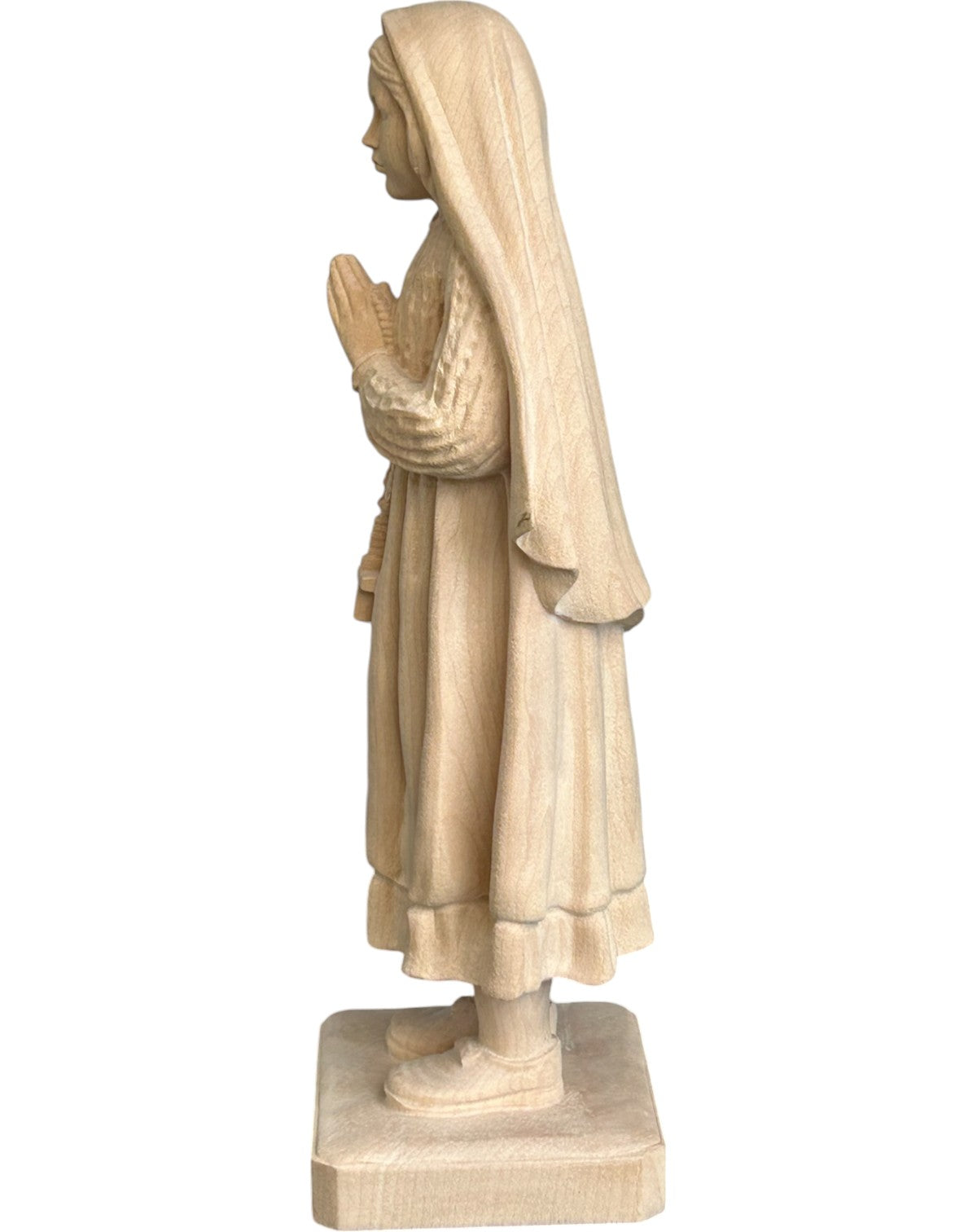 Schäferin und Hirtin Lucia aus Fatima aus Holz - mit Ölfarben lasiert