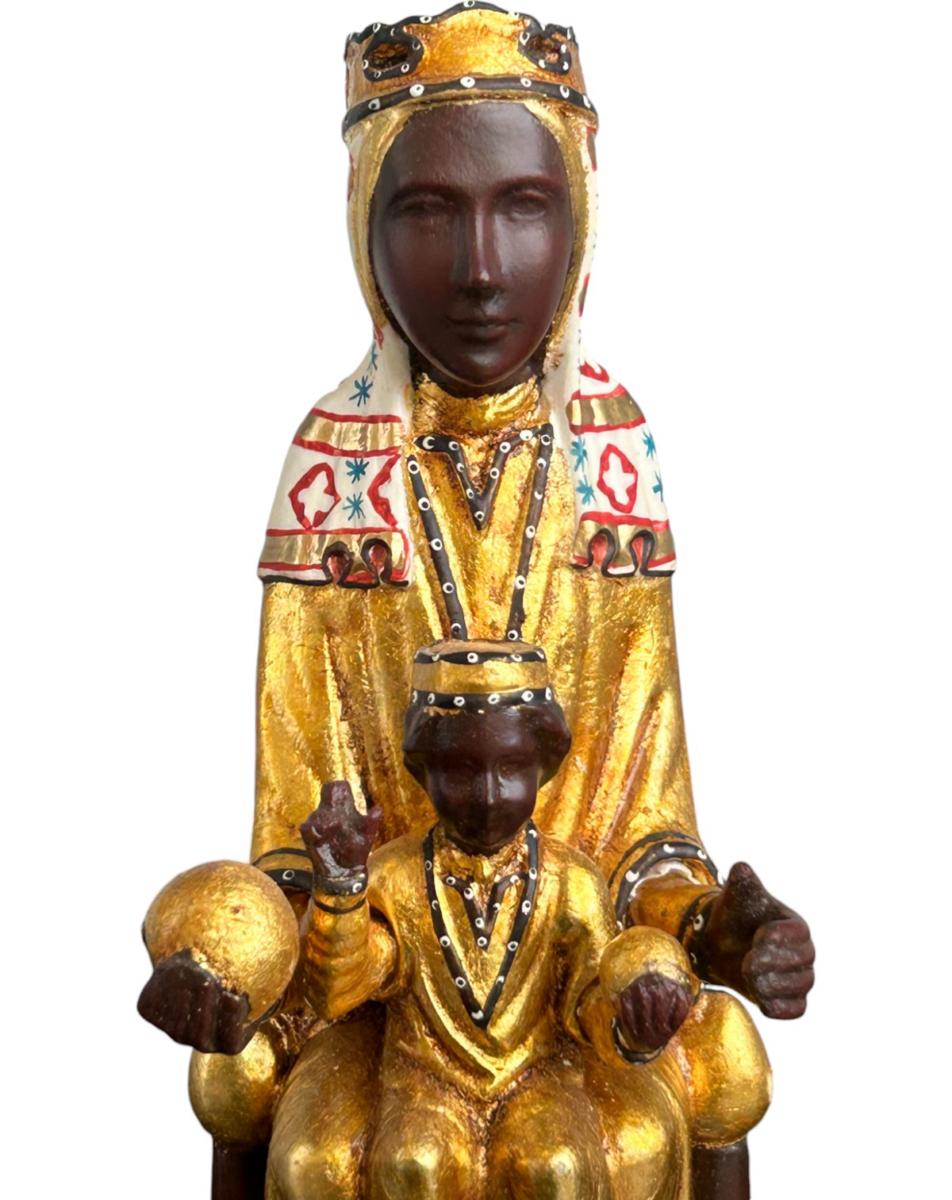 Madona Negra de Montserrat Escultura de Madera Artesanal Val