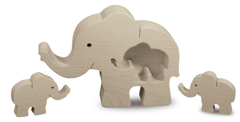 Éléphant en bois avec deux petits