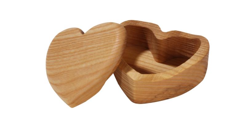 Herzförmige Schmuckschatulle aus Holz