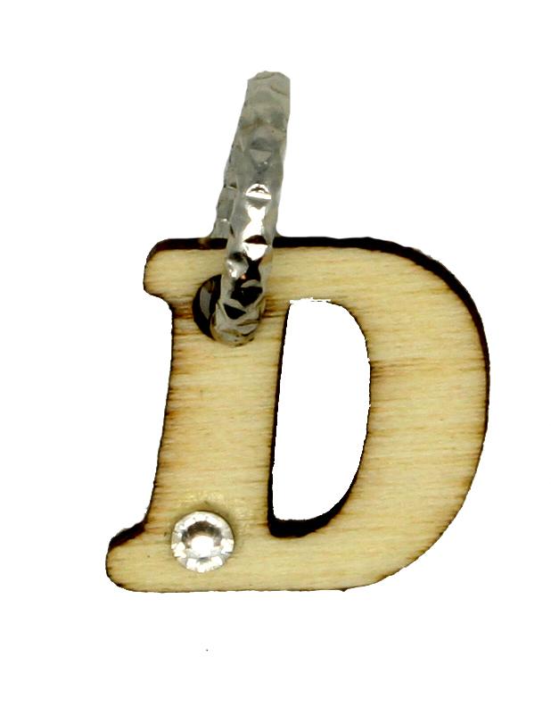 Charm en bois avec la lettre D - 6 pièces