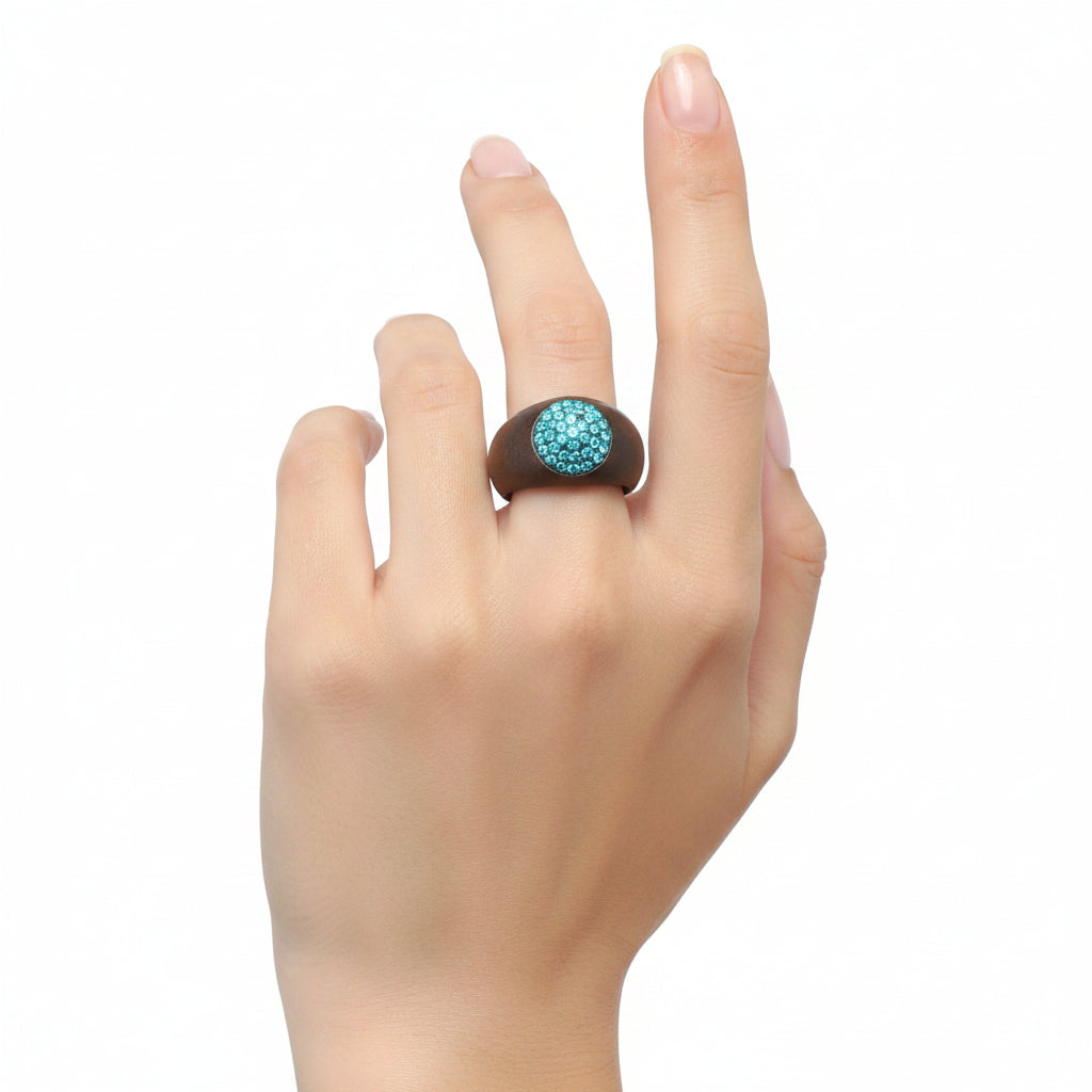Anello Fascia Larga in Legno di Noce con Cristalli Swarovski Turchesi