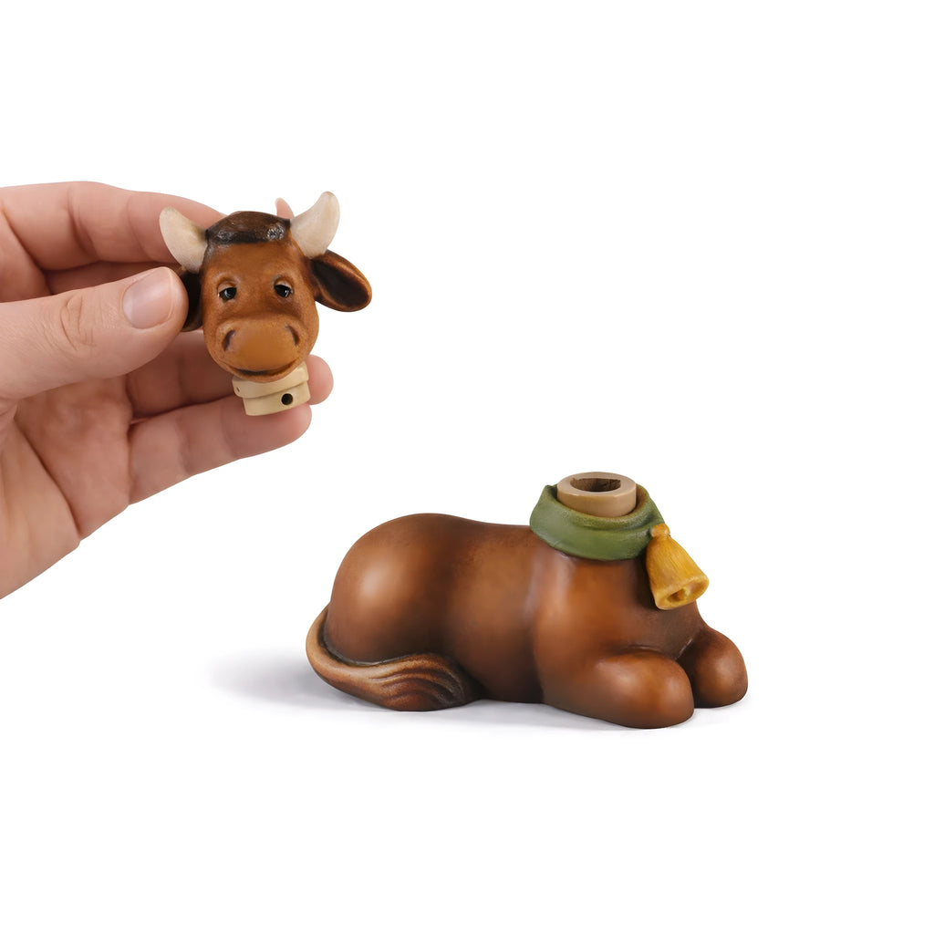 Bœuf accroupi en bois d'érable, statue artisanale pour crèche 10 cm