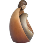 Stilisierte Heilige Familie aus Ahornholz – Moderne Krippenskulptur