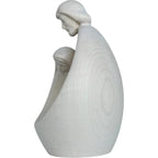 Stilisierte Heilige Familie aus Ahornholz – Moderne Krippenskulptur