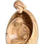 Stilisierte Heilige Familie aus Ahornholz – Moderne Krippenskulptur