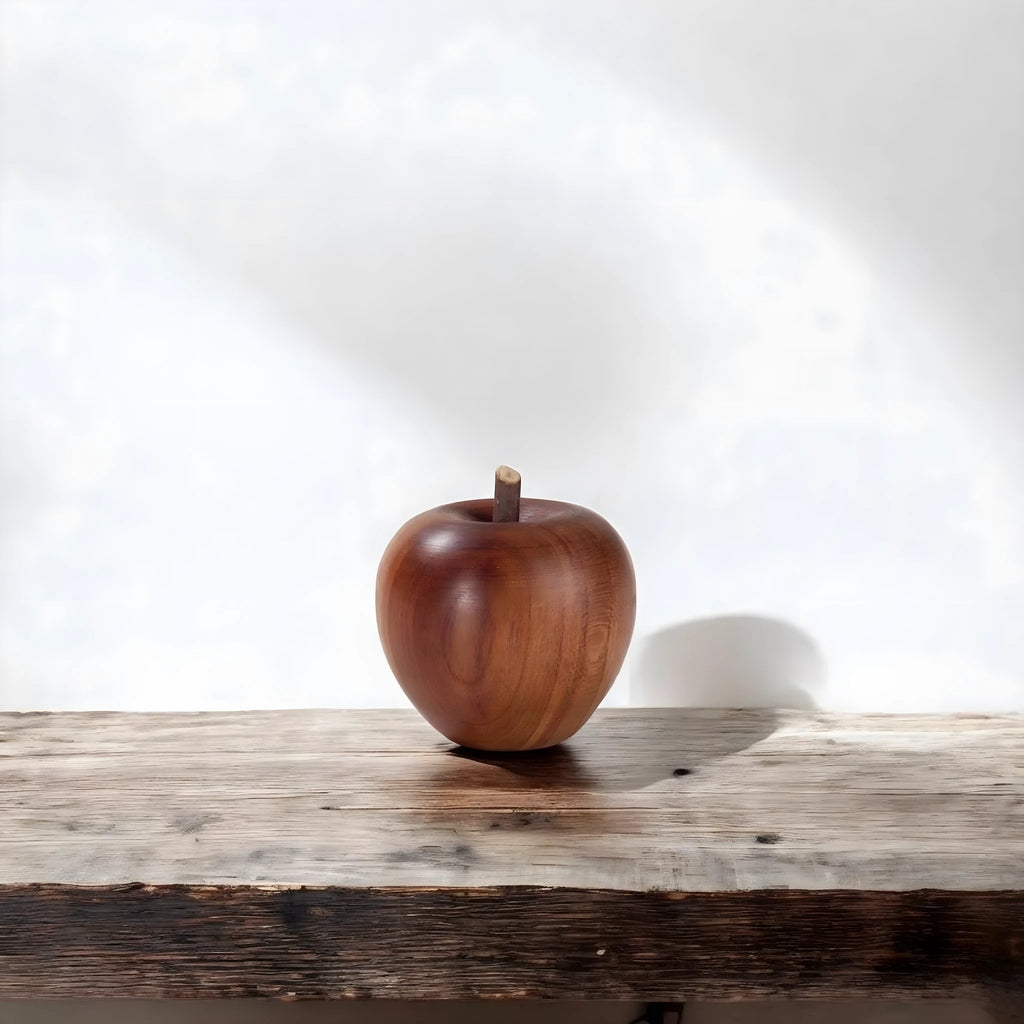 Escultura Manzana de Madera Natural, Artesanía Val Gardena 4 cm