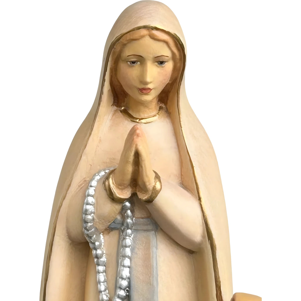 Estatua de la Virgen de Lourdes con Santa Bernadette en Madera, Val Gardena